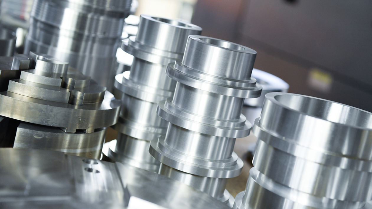 Le photographe industriel capture une image moderne pour illustrer les processus de fabrication, les installations industrielles ou pour valoriser l’expertise technique d’une entreprise. Parfait pour vos contenus de communication corporate.