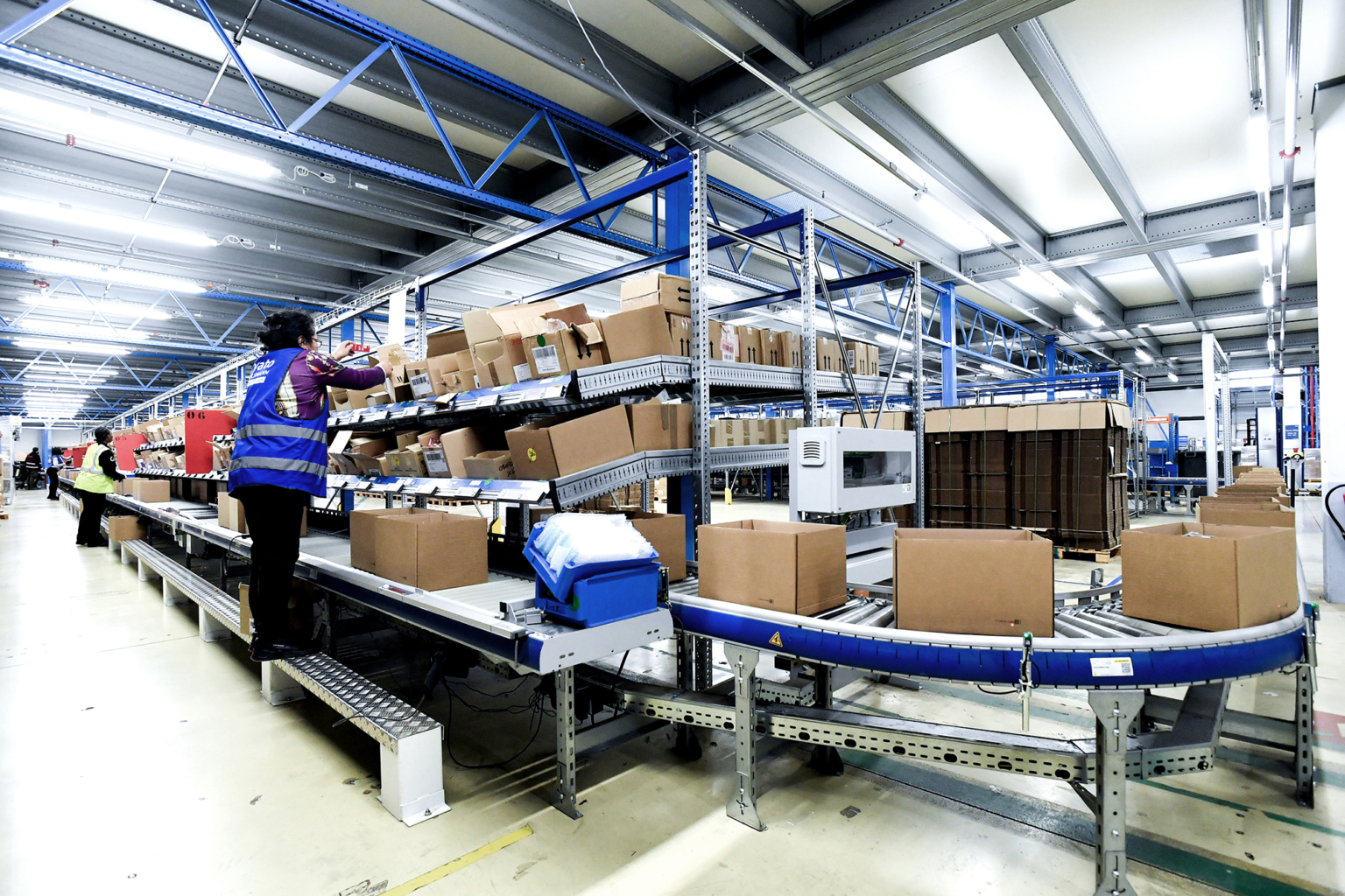 Reportage photo sur une chaîne de préparation de commande