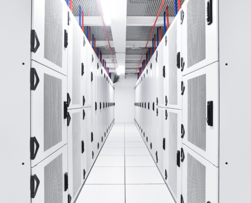 Photo des baies serveurs d'un data center