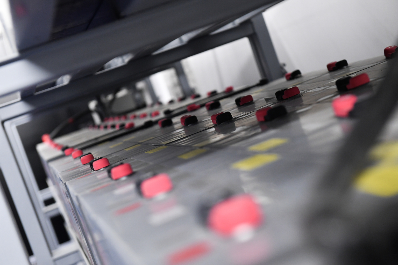 Photographie des batteries disponibles dans un data center