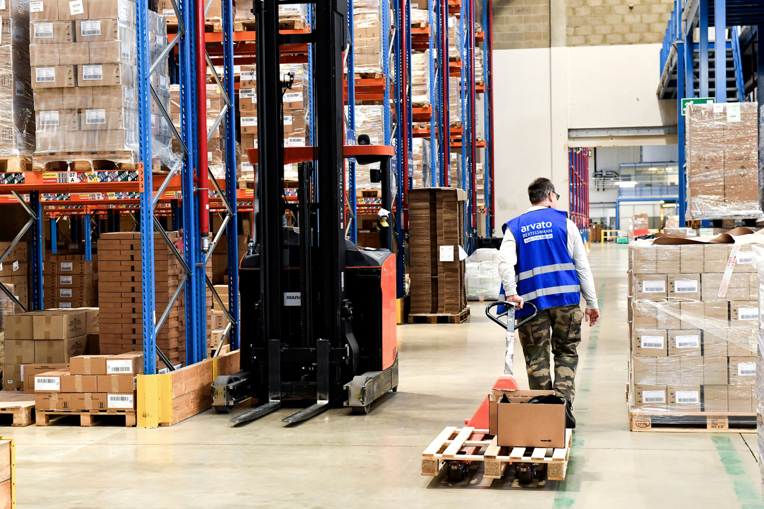 Reportage corporate sur la logistique en milieu industriel