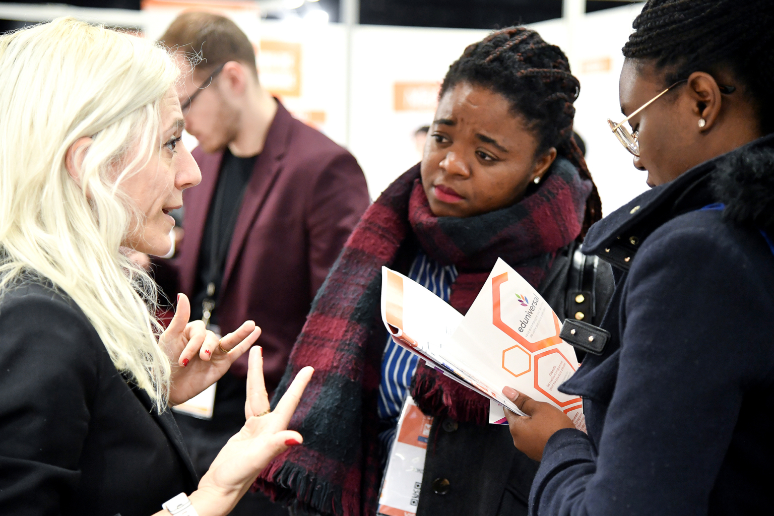 Photo sur un stand d’un salon d’étudiant