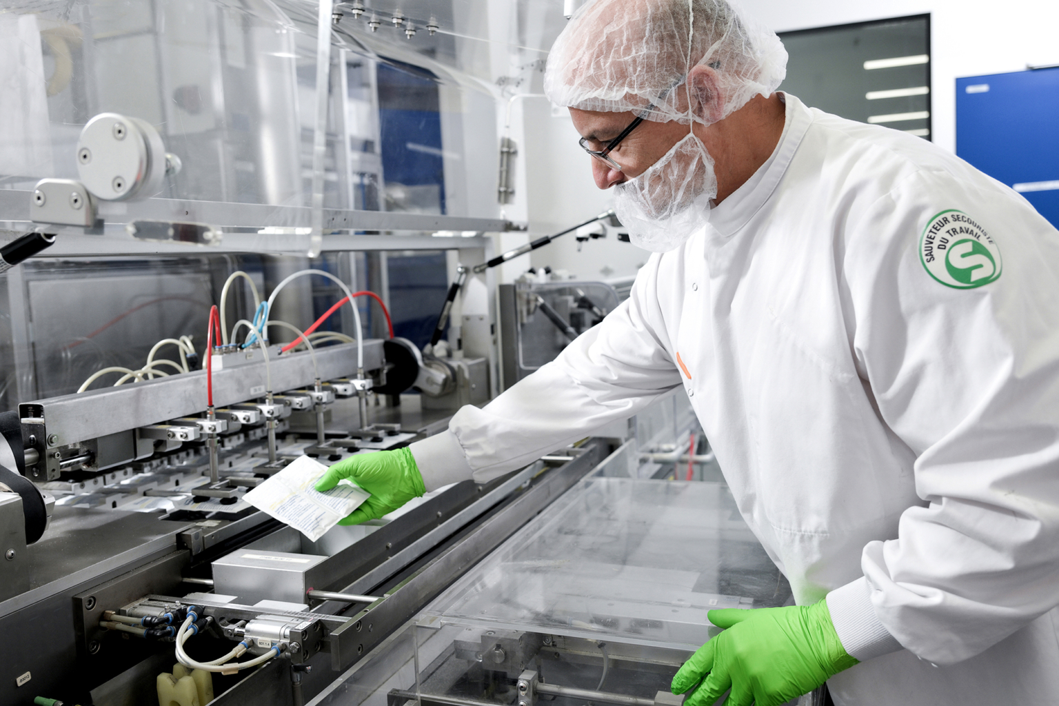 Illustration photo unité de production des industries pharmaceutiques
