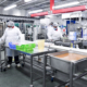 Le reportage photo détaille la technologie moderne utilisée en cuisine