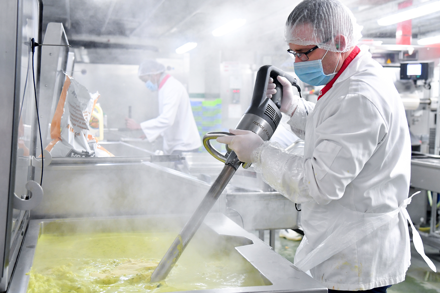 Un reportage visuel documente la synchronisation des équipes en cuisine