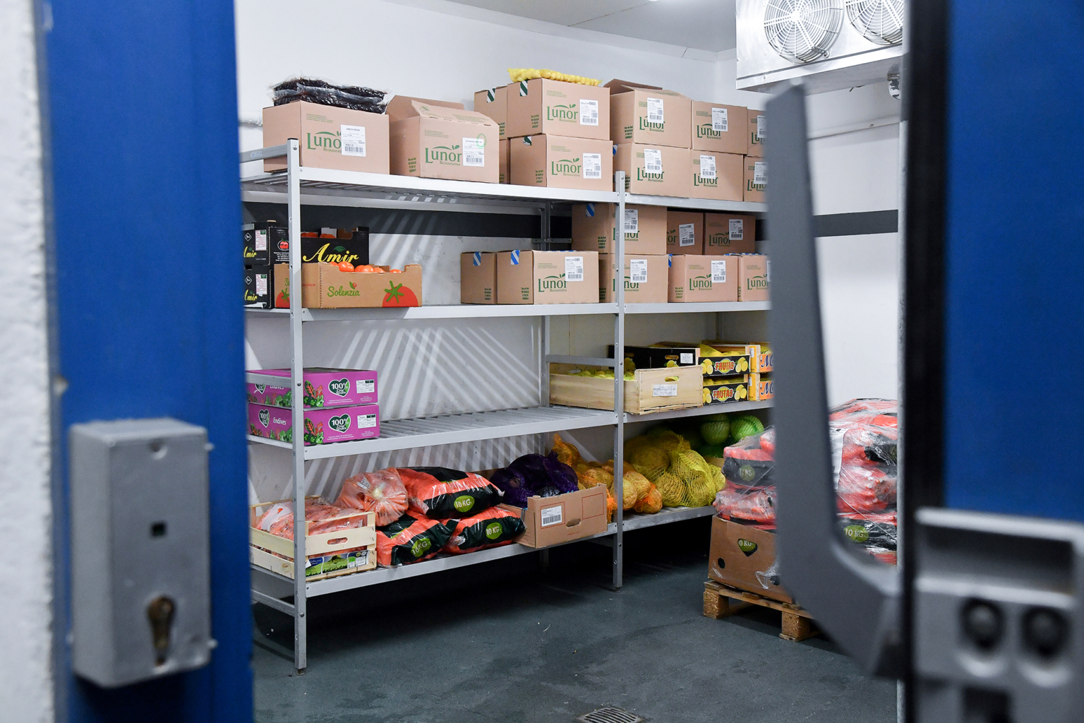 La photo corporate met en avant l'efficacité logistique dans la restauration