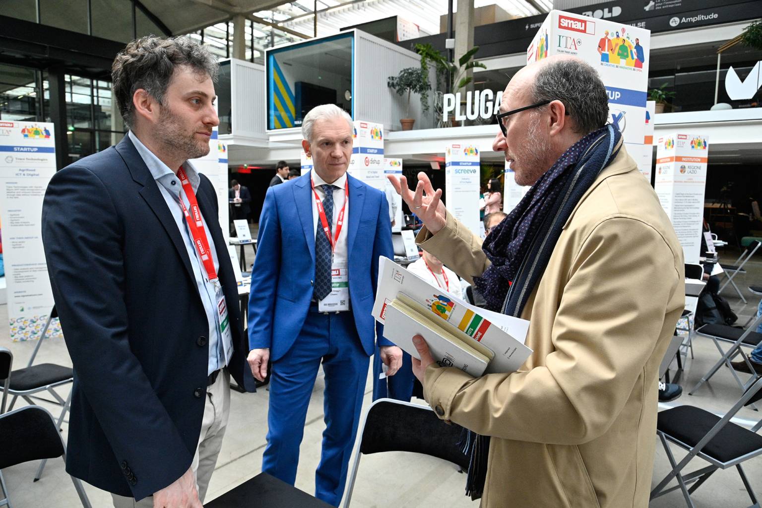 Mise en lumière des échanges clients sur un stand