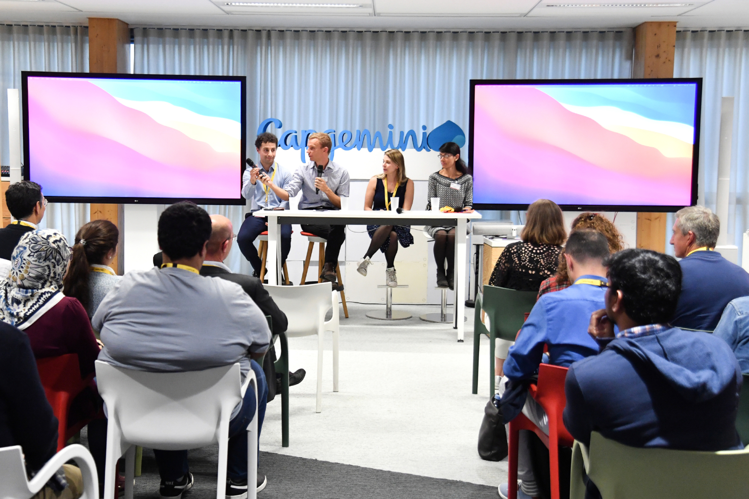 La photo corporate met en avant la connexion entre acteurs de l'éducation