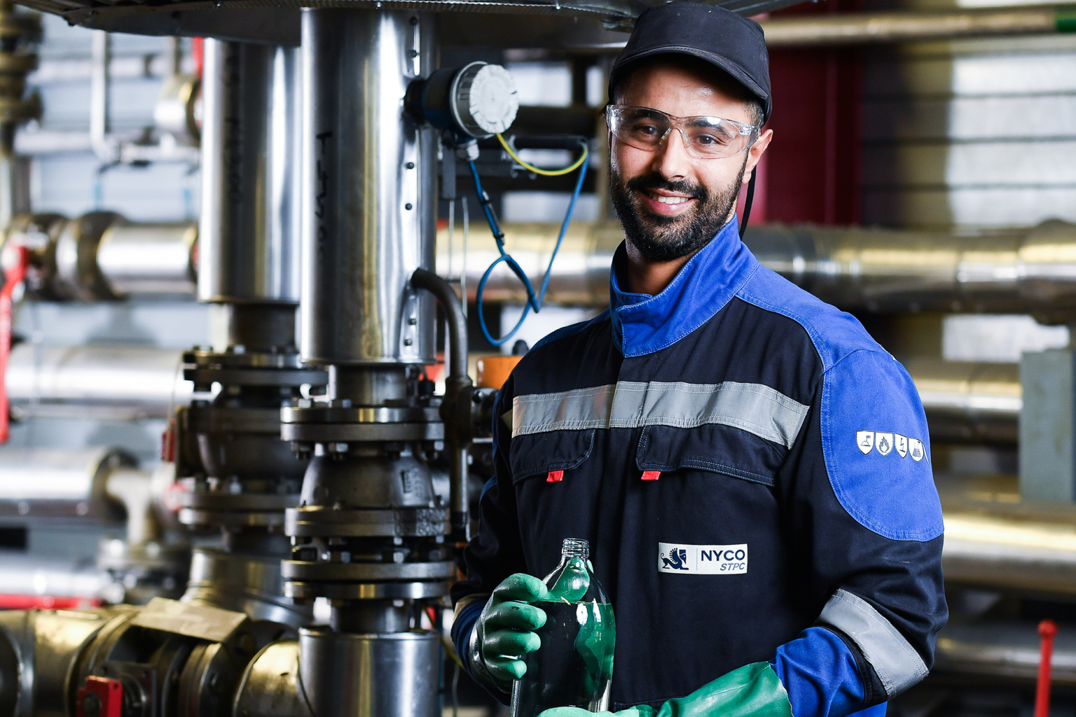 Reportage photo fabrication de lubrifiant industriel
