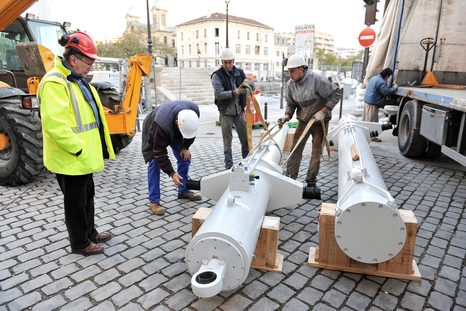 reportage photo sur le remplacement d'un pont à Paris