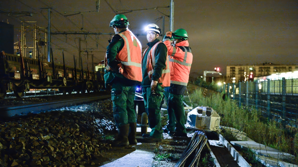 Reportage photo, équipe du BTP sur le site d'exploitation