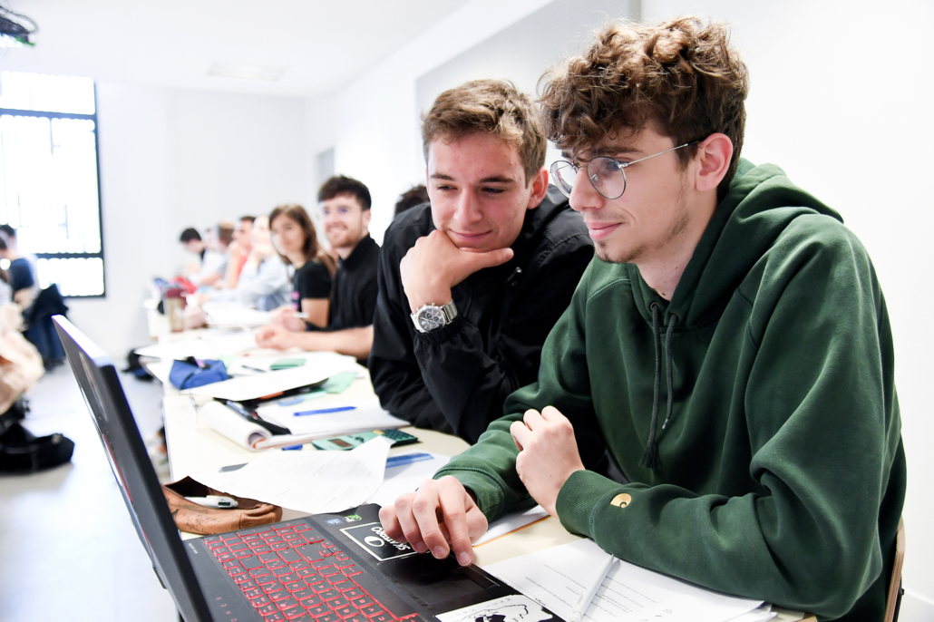 Photo corporate d’étudiant en centre de formation