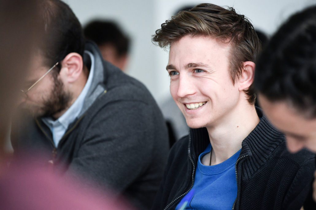 Portrait photo d’un jeune étudiant
