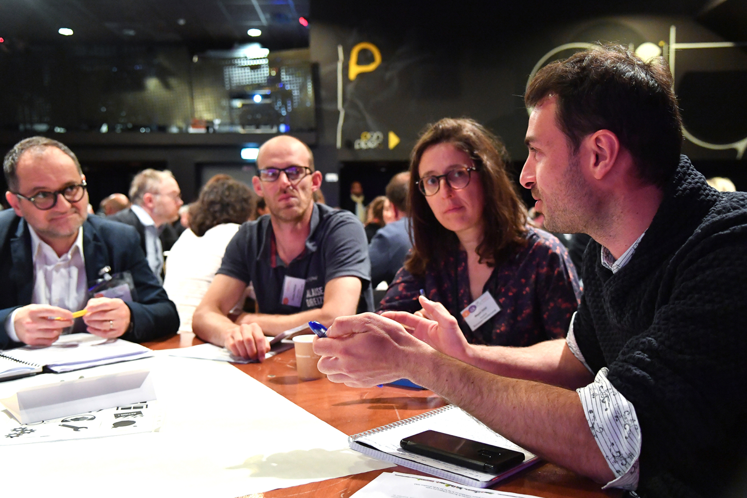 Image d'un échange sur les ateliers de co-working