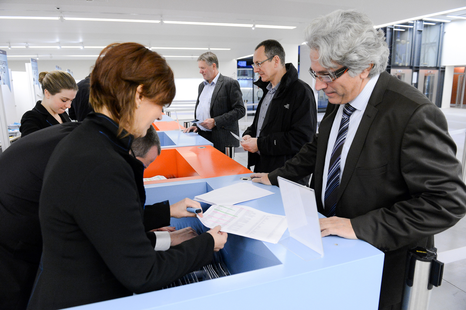 Photo du personnel d'accueil sur le forum